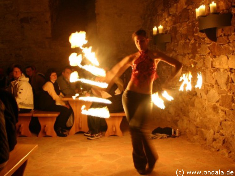 Feuertänzerin aus Dresden