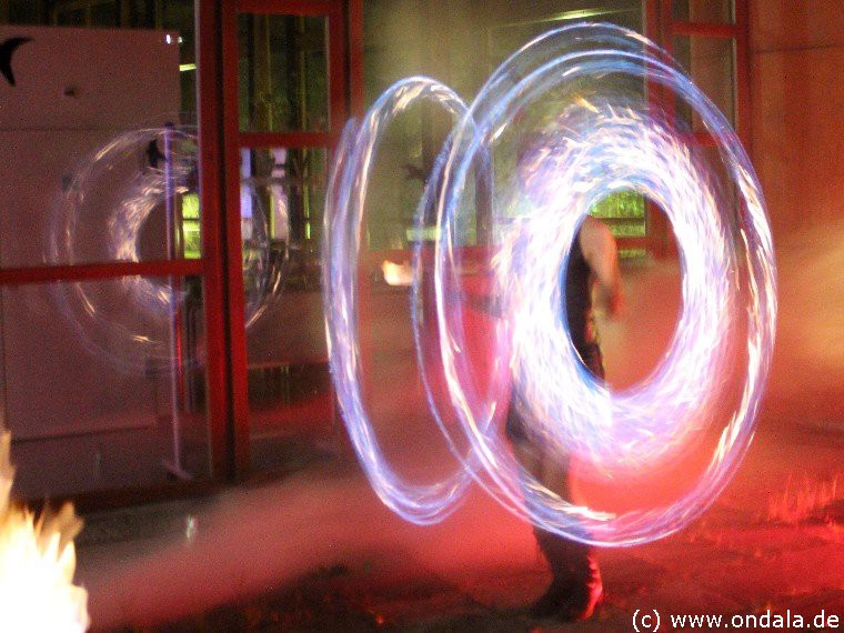 Feuertänzerin aus Dresden