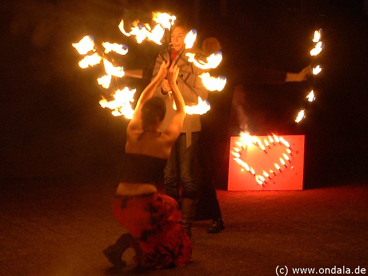 Feuerkünstler aus Halle