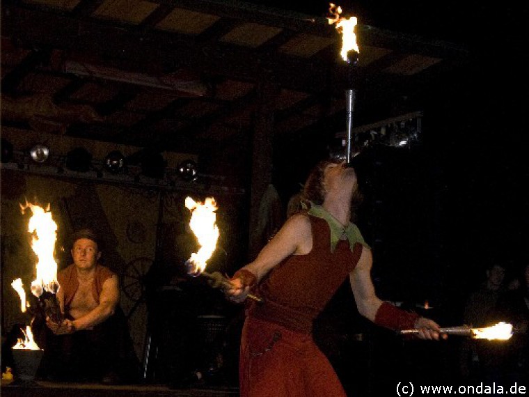 Gaukler, Feuerkünstler, Hochstelzenläufer Chemnitz & Eisenach Gaukler, Feuerkünstler, Hochstelzenläufer Chemnitz & Eisenach