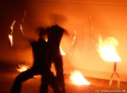 Feuerkünstlerinnen aus Hildesheim Feuerkünstlerinnen aus Hildesheim