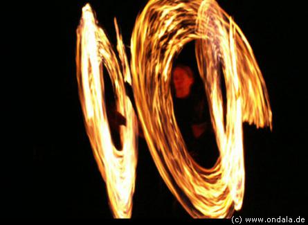 Feuerkünstlerinnen aus Hildesheim
