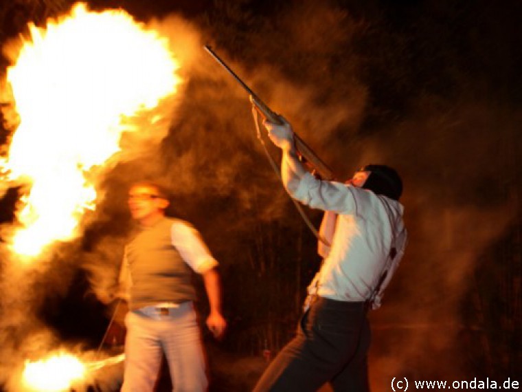 Gaukler, Feuerjongleure, Hochstelzenläufer aus Leipzig