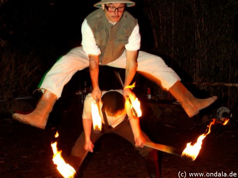 Gaukler, Feuerjongleure, Hochstelzenläufer aus Leipzig