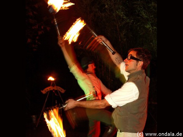 Gaukler, Feuerjongleure, Hochstelzenläufer aus Leipzig