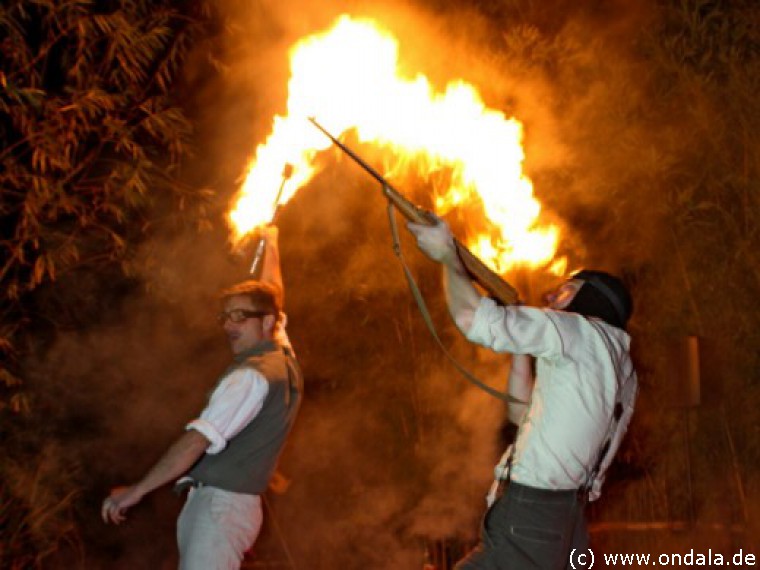 Gaukler, Feuerjongleure, Hochstelzenläufer aus Leipzig