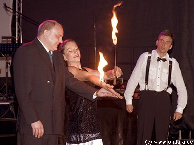 Gaukler, Feuerjongleure, Hochstelzenläufer aus Leipzig