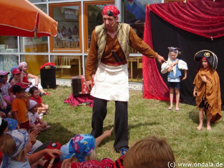 Gaukler, Feuerjongleure, Hochstelzenläufer aus Leipzig