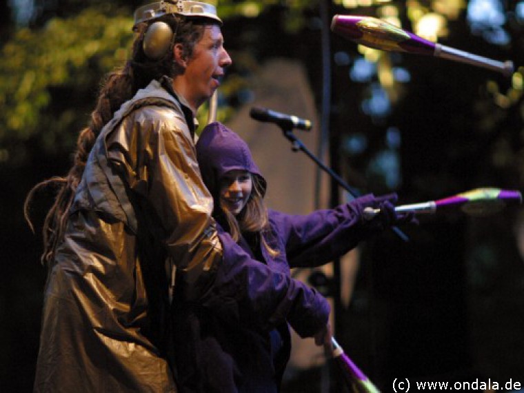 Gaukler, Feuerjongleure, Hochstelzenläufer aus Leipzig