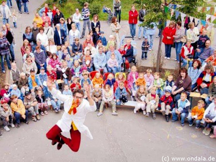Gaukler, Feuerjongleure, Hochstelzenläufer aus Leipzig