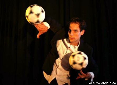 Fußballjongleur aus Köln