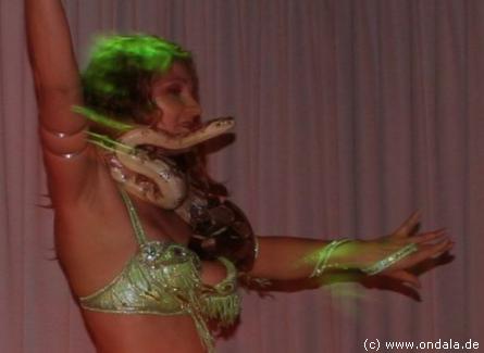 Schlangentänzerin aus Dresden