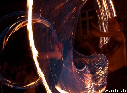 Feuerkünstlerinnen aus Chemnitz