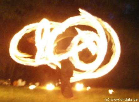 Feuerjongleur aus Halle