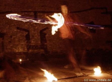 Feuerjongleur aus Halle
