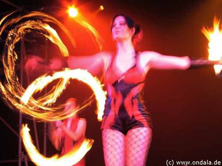 Feuerkünstlerinnen aus Mainz