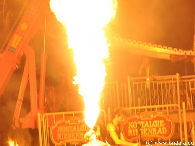 Feuerkünstler aus Neubrandenburg Feuerkünstler aus Neubrandenburg